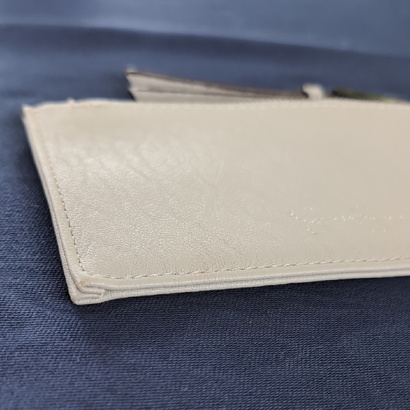 Jessica Simpson Cream Pouch - Picture 6 of 7